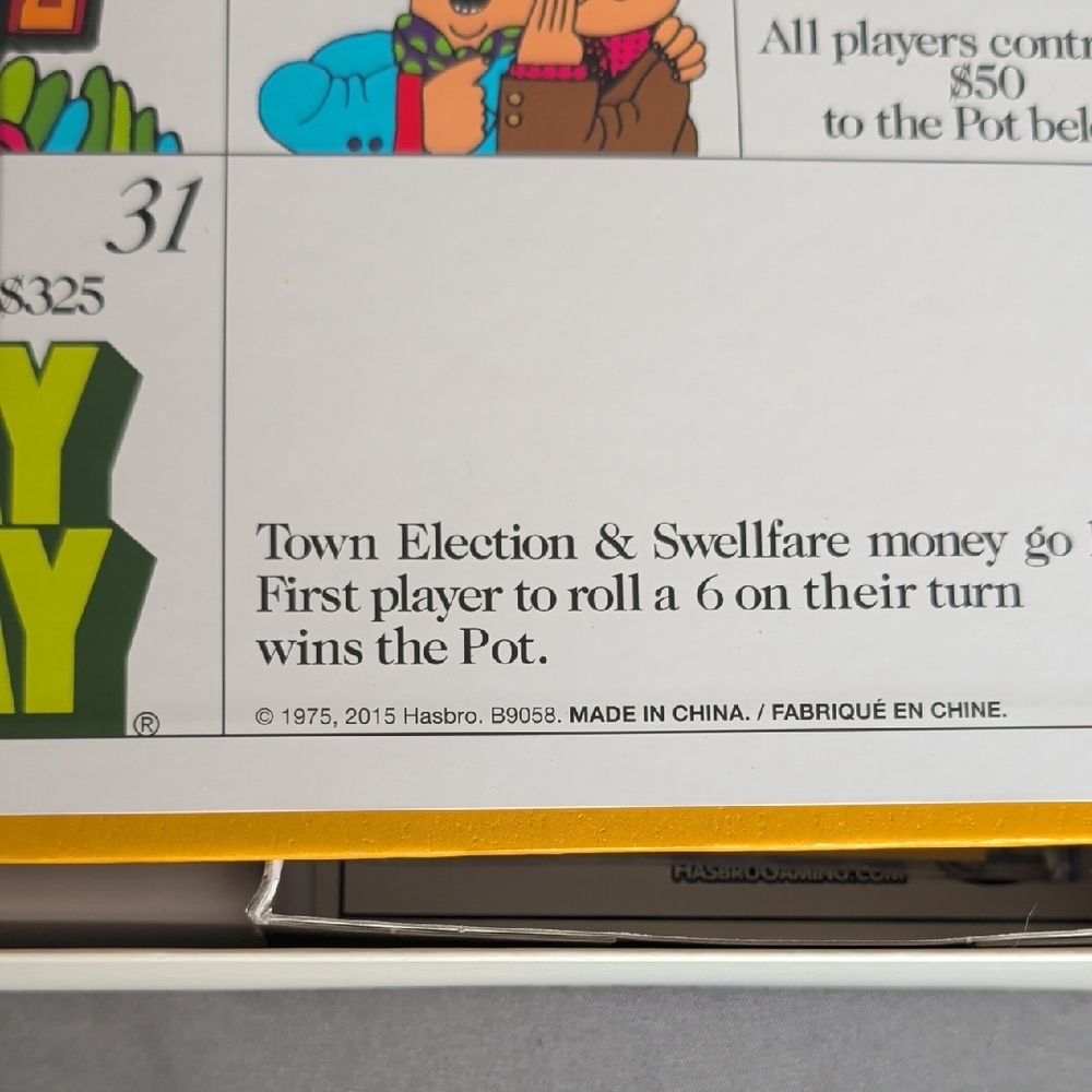 Hasbro Pay Day Game Box - Bright Yellow & Green Logo - Picture 5 of 5